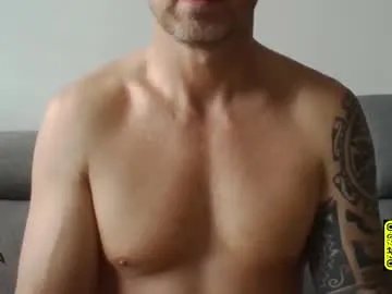 Freechat tomhardic on Chaturbate