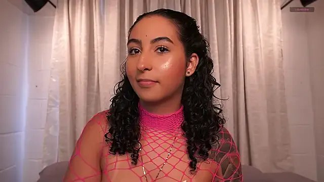 Freechat agatha_collins_ on StripChat