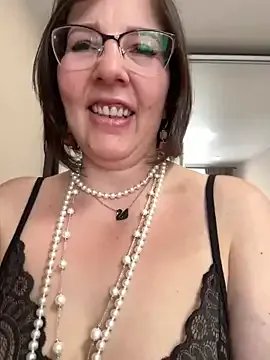 Freechat B_Bonya_m on StripChat