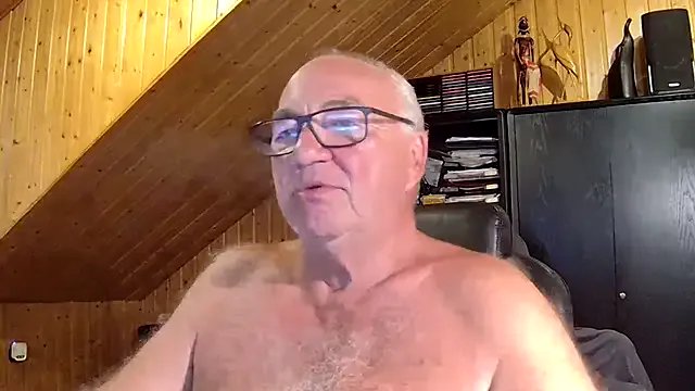 biggandybig on StripChat 