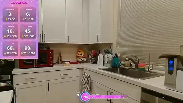 Freechat Blondiewithanass on StripChat