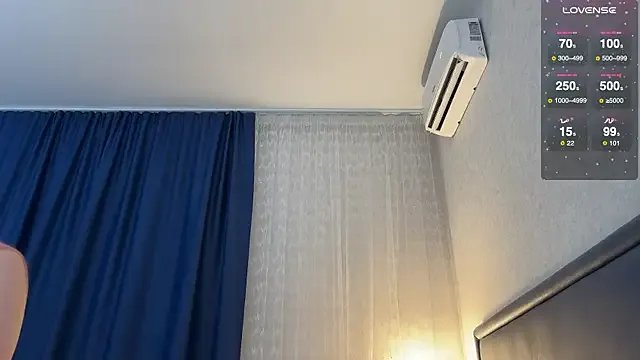 Freechat Brilliant-Kiss on StripChat