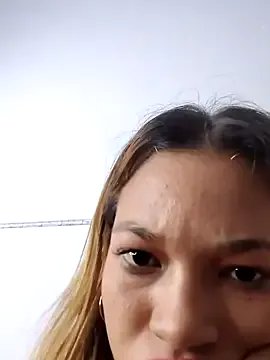 Freechat carolanyi on StripChat