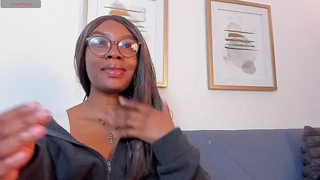 Freechat Coco_joness on StripChat