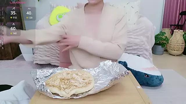 Group cohaku_329 on StripChat