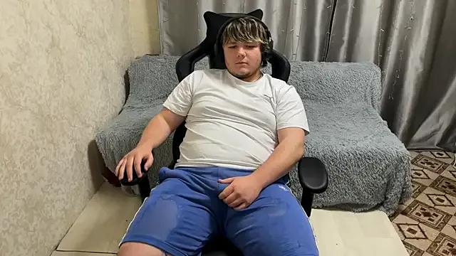 Freechat desiredude9 on StripChat