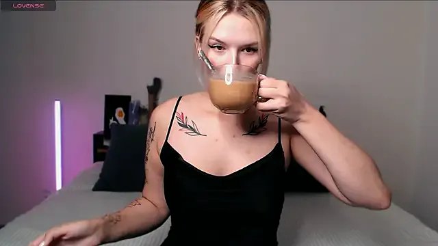 Freechat EileenKenner on StripChat