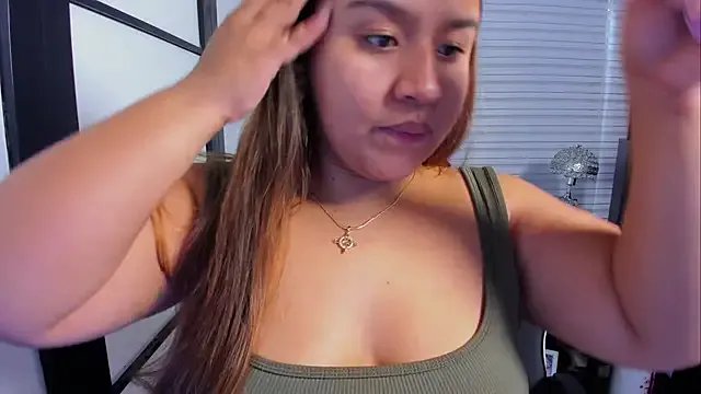 Freechat ElaBourn_ on StripChat