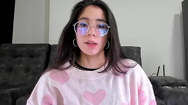 Freechat emmadiaz1 on StripChat