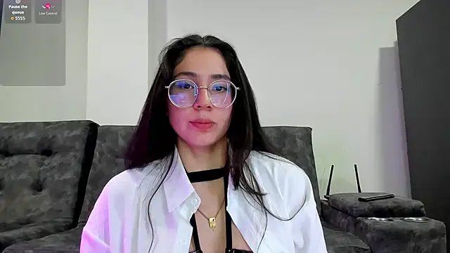 Freechat emmadiaz1 on StripChat