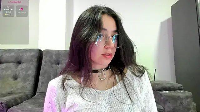 Freechat emmadiaz1 on StripChat