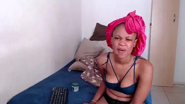 Freechat EssenceLovers on StripChat