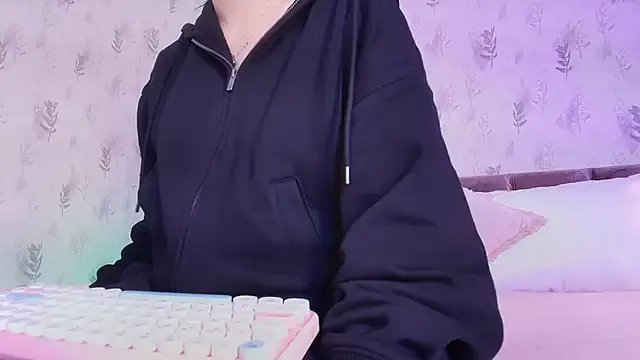 Freechat Giaa_Ross on StripChat