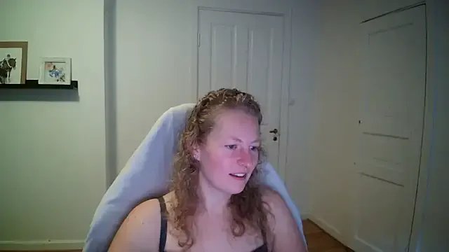 Freechat Girlnina-1995 on StripChat