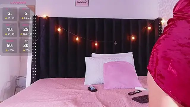 Freechat hotlatinateacher on StripChat