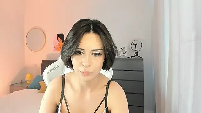 Freechat IamLuna2006 on StripChat