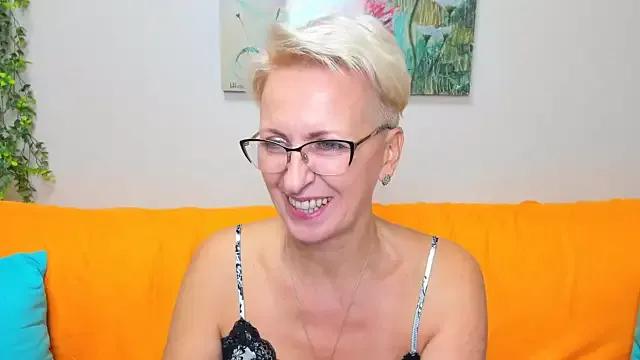 Freechat iamyourdream89 on StripChat