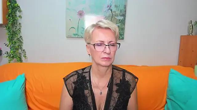 Freechat iamyourdream89 on StripChat