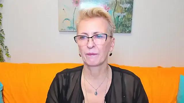 Freechat iamyourdream89 on StripChat