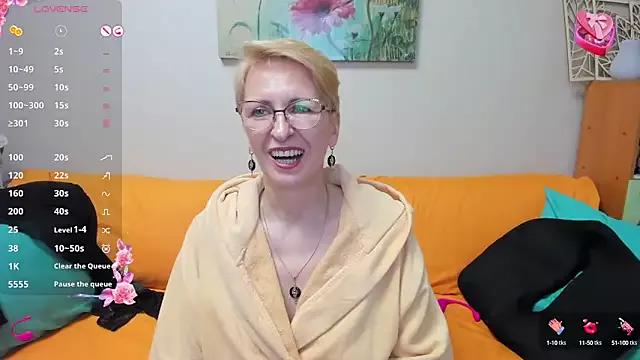 Freechat iamyourdream89 on StripChat