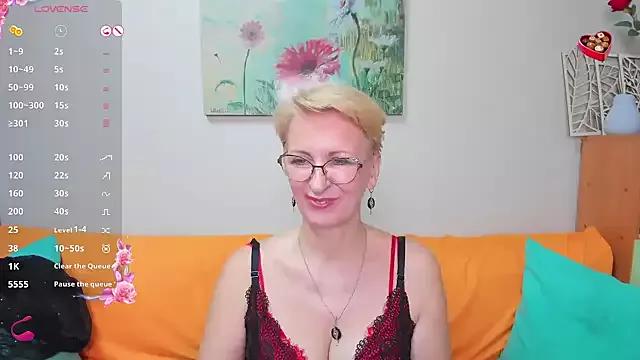 Freechat iamyourdream89 on StripChat