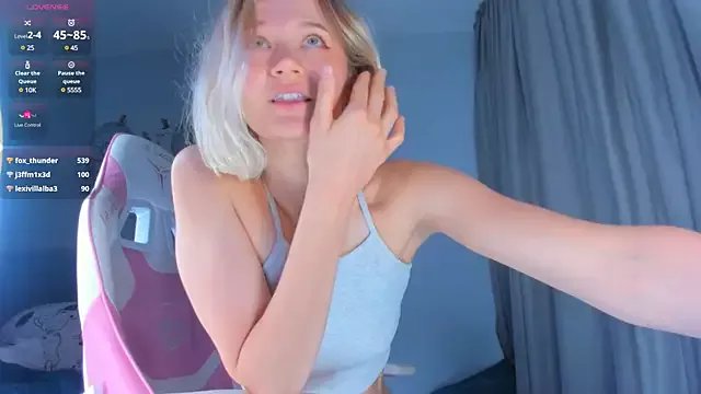 JennyWoody on StripChat 