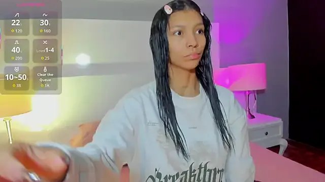 Freechat LauraAristizabal on StripChat