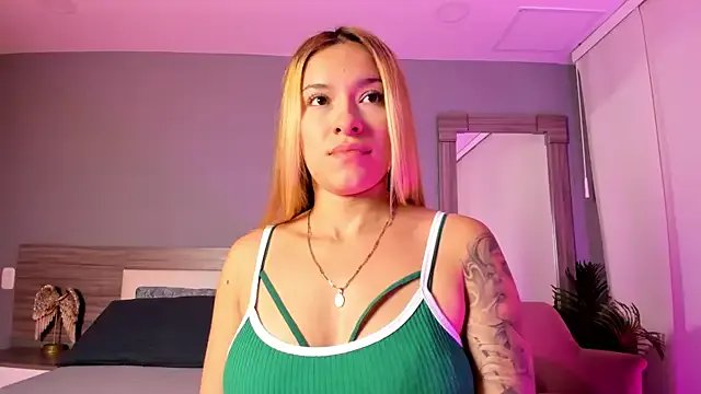 Freechat LexxyBunny_ on StripChat