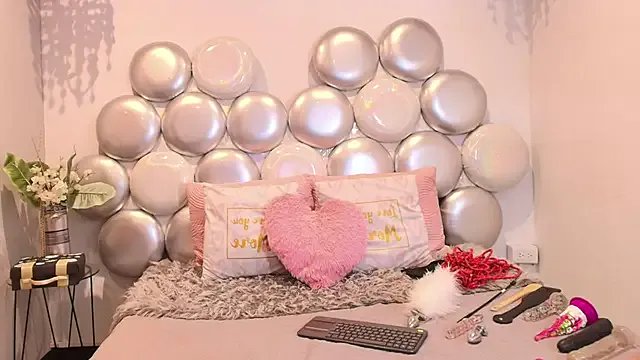 Freechat Lia_Valmont on StripChat