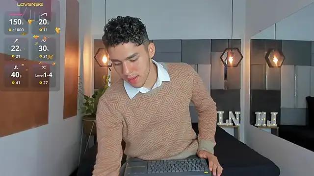 Freechat LiamNovak on StripChat