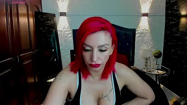 Freechat LILIANHOT-milf on StripChat