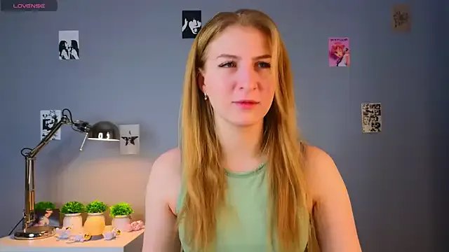 Freechat LorettaGladman on StripChat