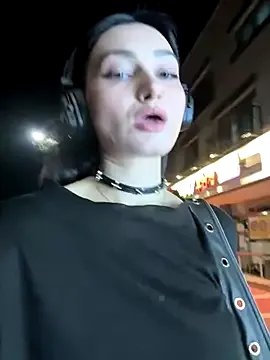 Freechat lunalovelee on StripChat