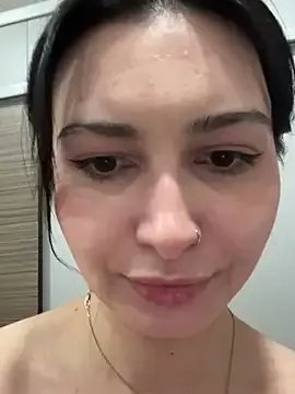 Freechat lunalovelee on StripChat