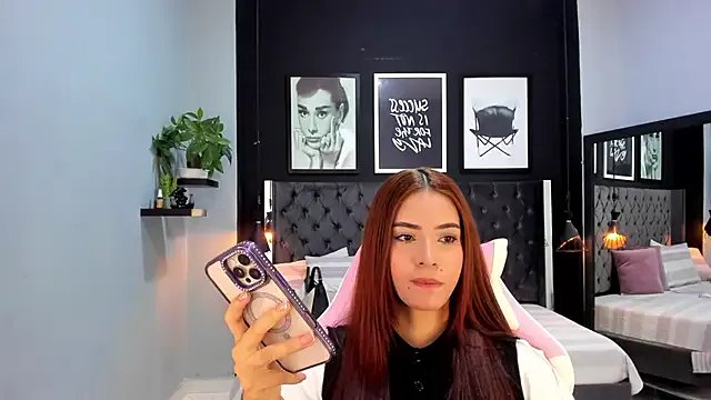 Freechat Madie__collins on StripChat