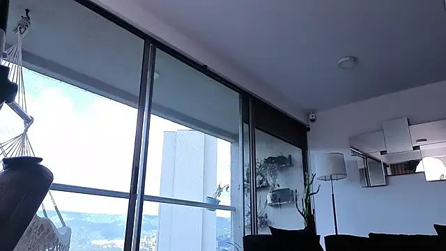 Freechat mandi4pole_ on StripChat