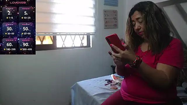 Private matureluna on StripChat