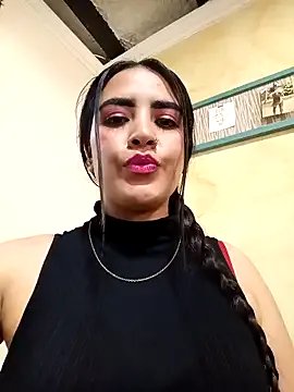 Freechat MAYE__13 on StripChat