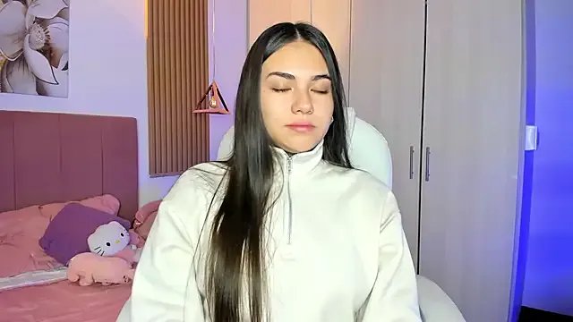 Freechat mia_nevaeh on StripChat