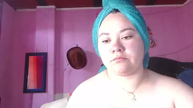 NikkiRous_ on StripChat 