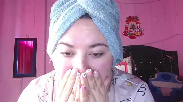 NikkiRous_ on StripChat 