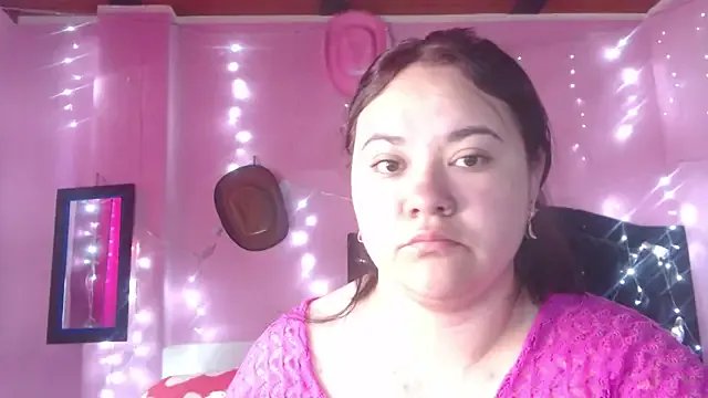 NikkiRous_ on StripChat 