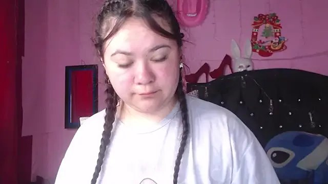 NikkiRous_ on StripChat 