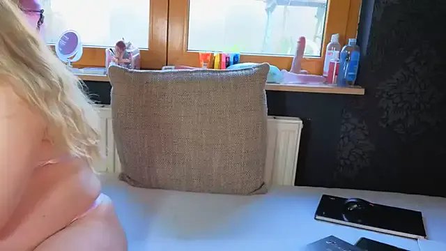 Group SherryOutdoor1 on StripChat