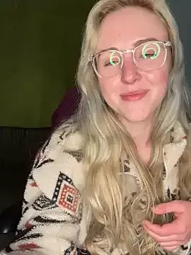 Group SherryOutdoor1 on StripChat