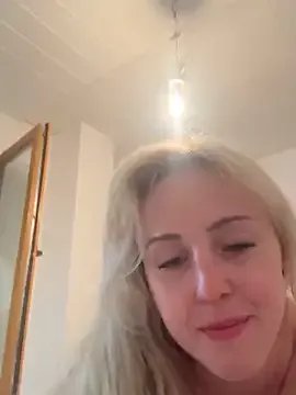 Group SherryOutdoor1 on StripChat