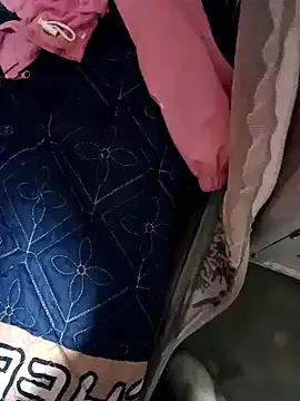 Freechat shy-bany123 on StripChat