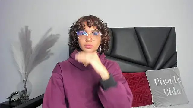 Freechat slutty_venus on StripChat