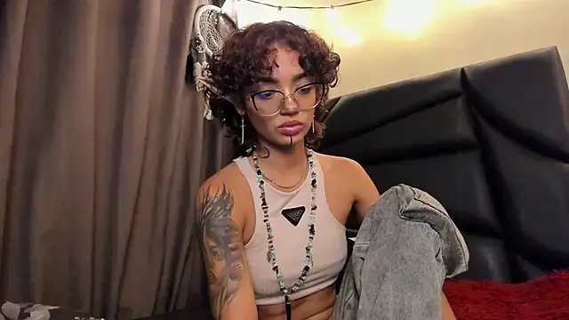 Freechat slutty_venus on StripChat