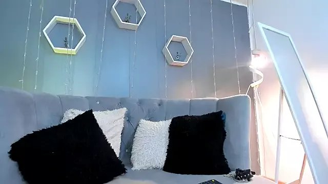 Freechat slutty_venus on StripChat